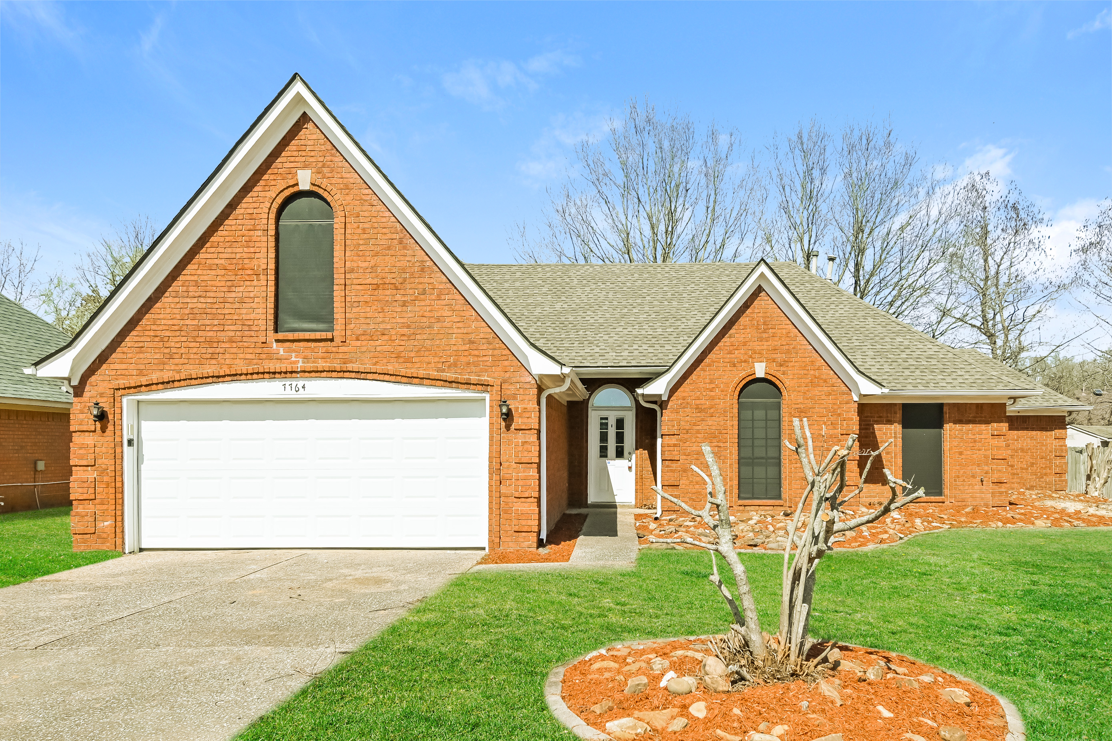 7764 SHADOW GLEN LN ARLINGTON, TN 38002